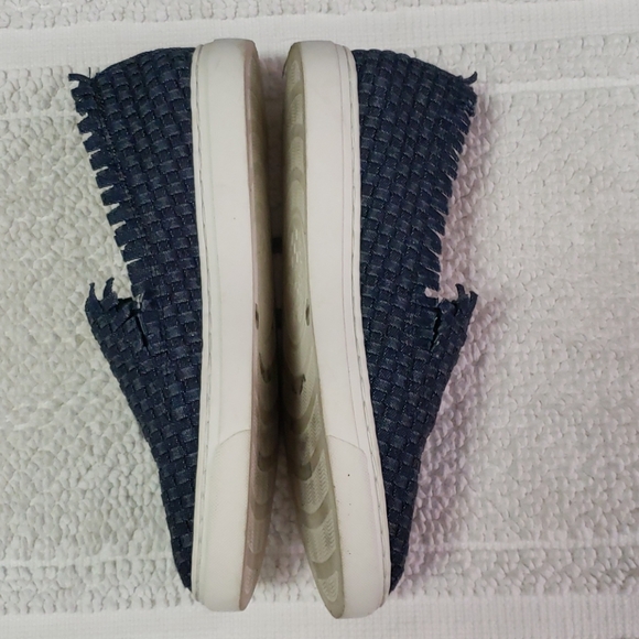 VINCE CAMUTO SNEAKERS - Picture 4 of 11